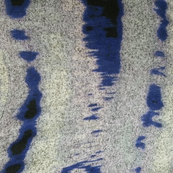 Simply Vera Vera Wang pullover knit top with ruffled bottom - Picture 2 of 6